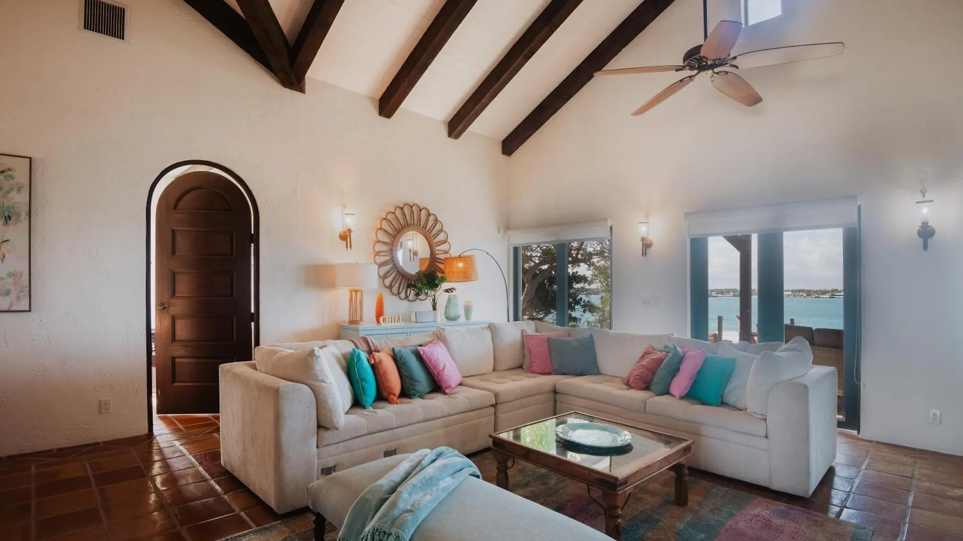 Harbour Beach Villa - Large Dock & Great Views! Marsh Harbour