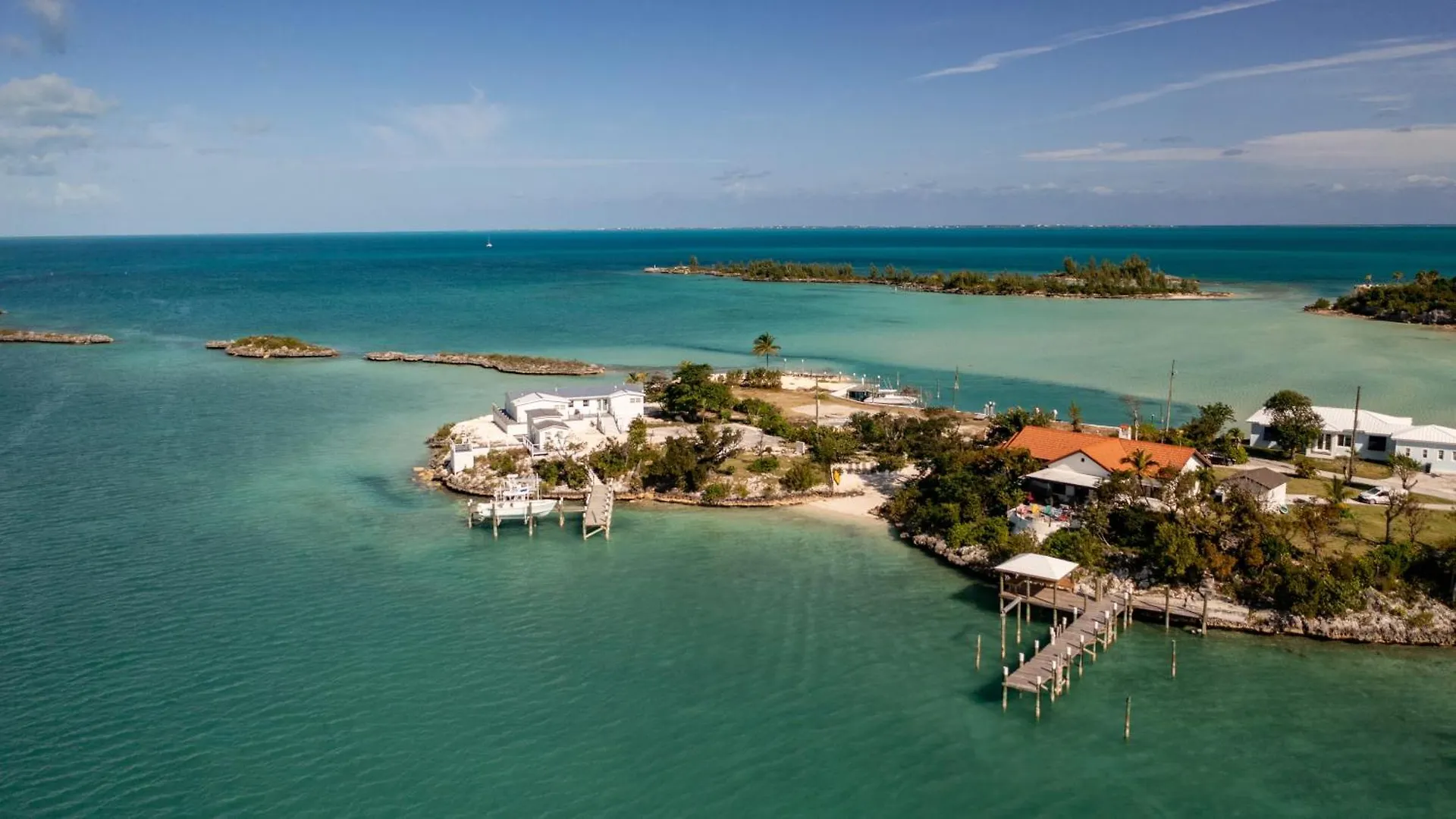 Harbour Beach Villa - Large Dock & Great Views! Marsh Harbour