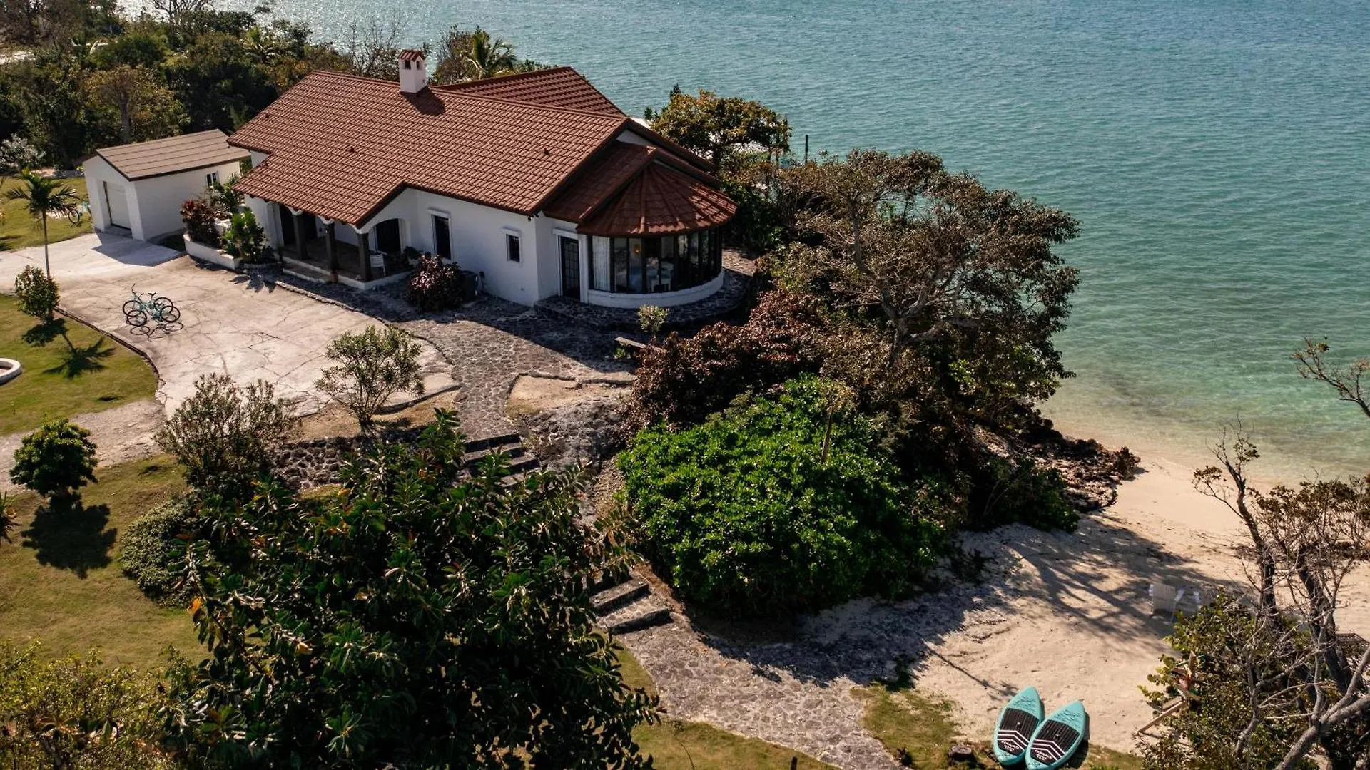 Harbour Beach Villa - Large Dock & Great Views! Marsh Harbour