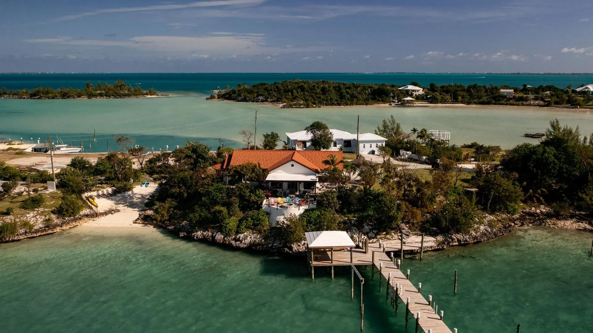 Harbour Beach Villa - Large Dock & Great Views! Marsh Harbour
